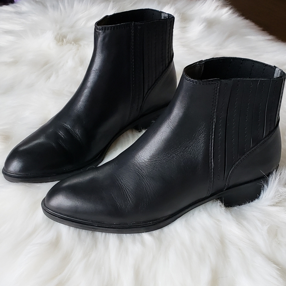 ECCO Black Matte Paneled Stretch Flat Ankle Boots